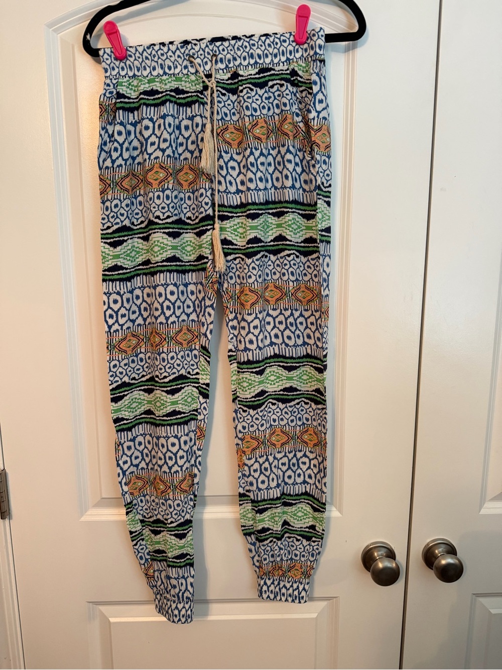 Women’s Printed Jogger Pants - Blue & Green Pattern